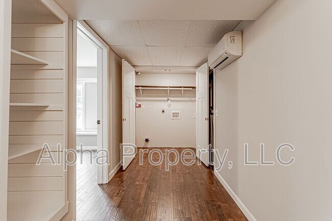 Building Photo - 314 S Plainview Dr