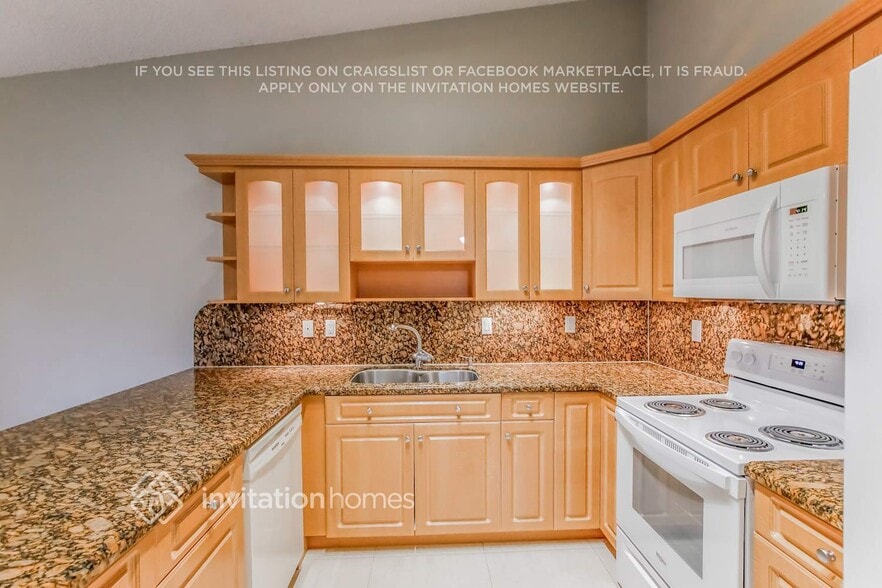 Building Photo - 15052 SW 63rd Ter