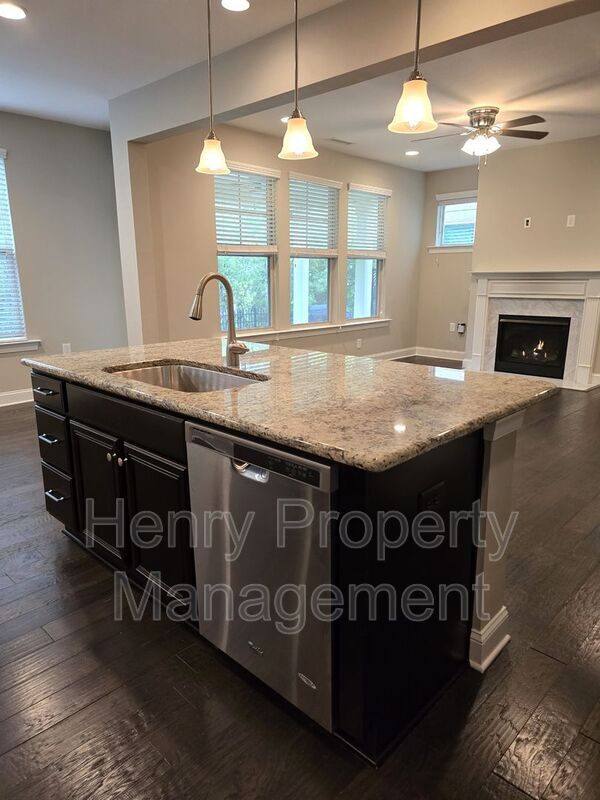 Building Photo - 112 Concordia Woods Dr