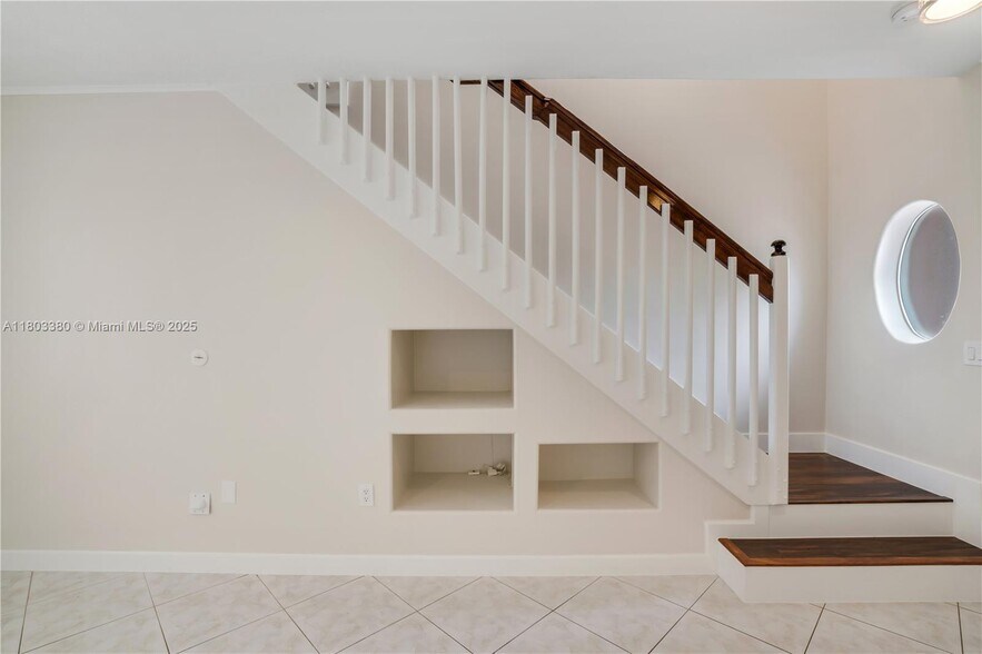 Building Photo - 4882 NW 108th Psge