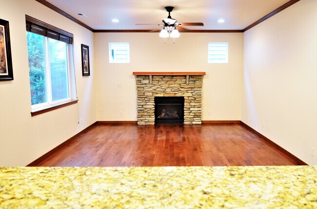 Building Photo - Spacious home with lots of natural light. ...