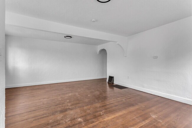 Building Photo - 367 Franklin St