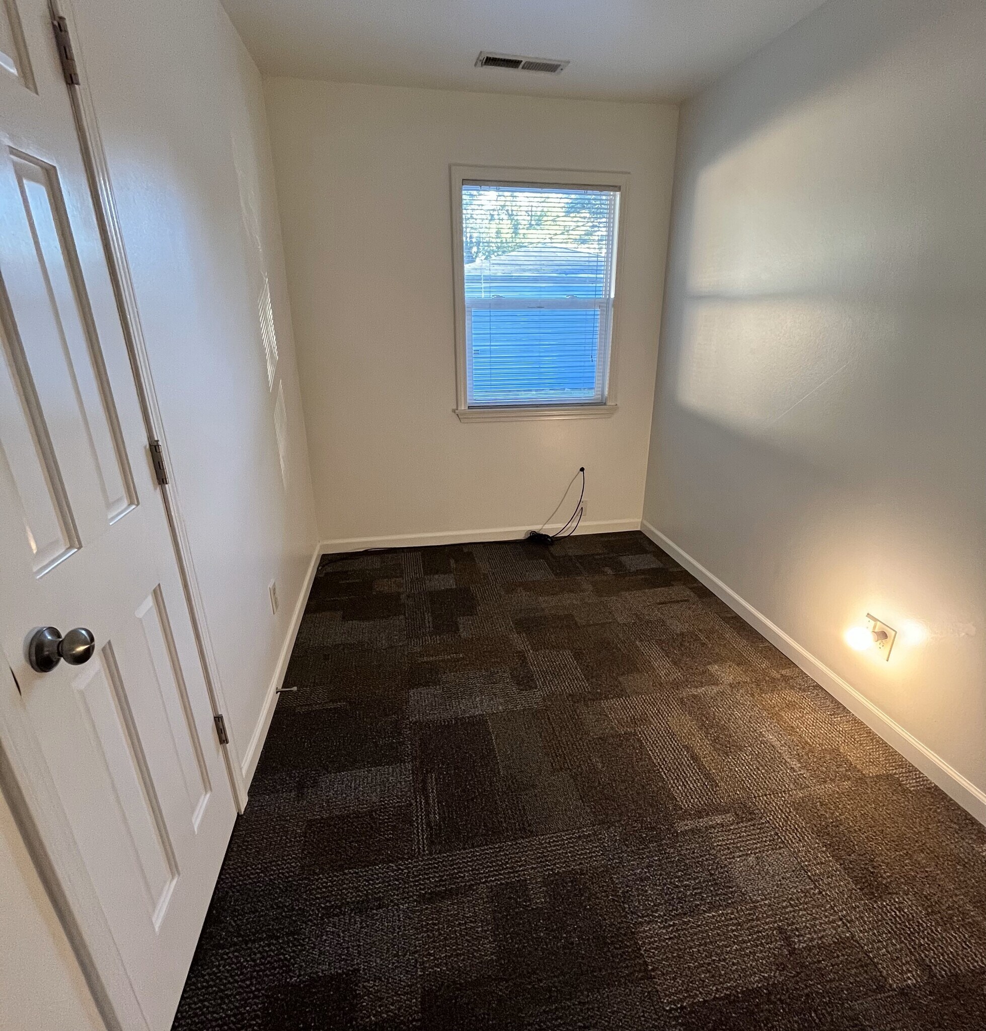 Second Bedroom S - 920 Spruce Street
