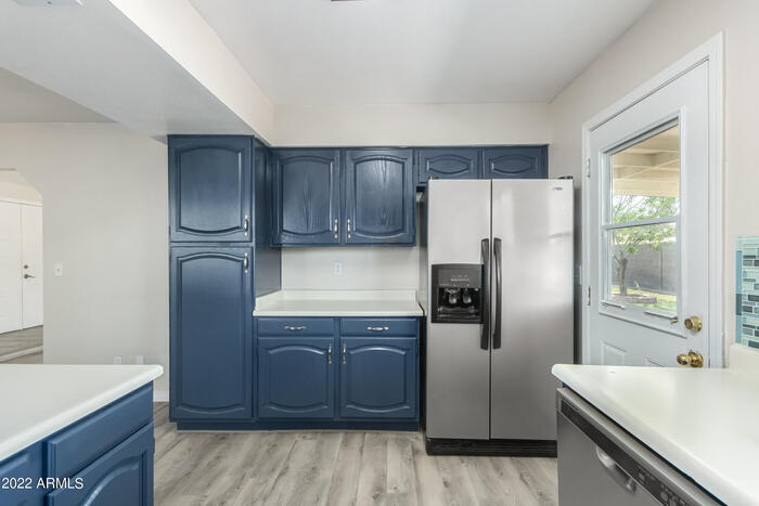 Building Photo - 8533 W Golden Ln