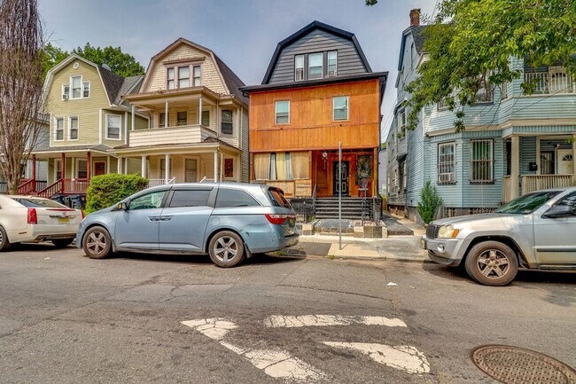 Building Photo - 787 S 13th St