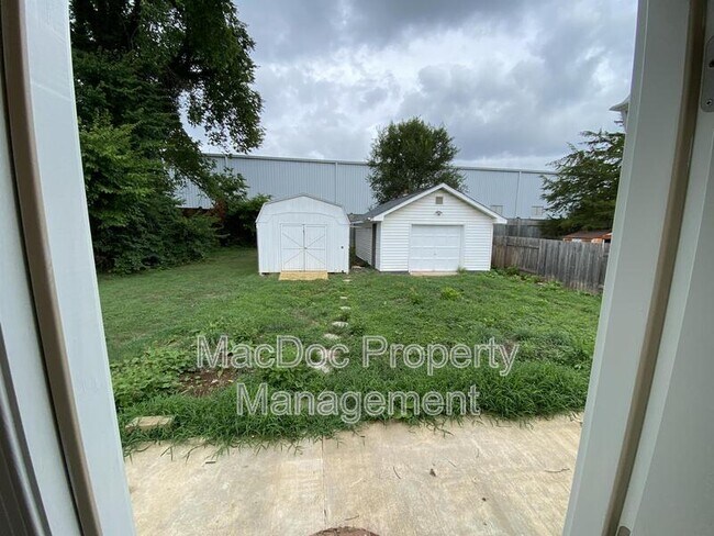 Building Photo - 160 Bend Farm Rd
