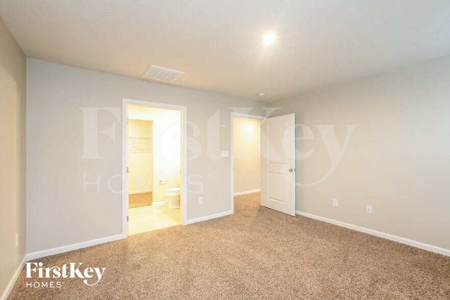 Building Photo - 2655 Spurlock Ln