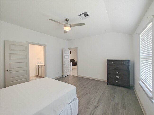 Building Photo - 3935 Gael Run Ct