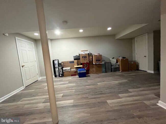 Building Photo - 7 Shelley Cir