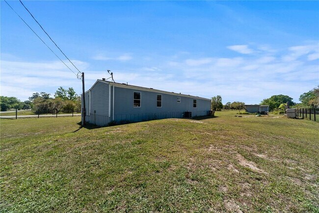 Building Photo - 9165 Atlas Dr
