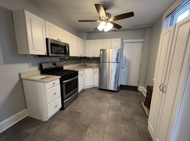 Building Photo - 4 Bedroom House For Rent In Manayunk