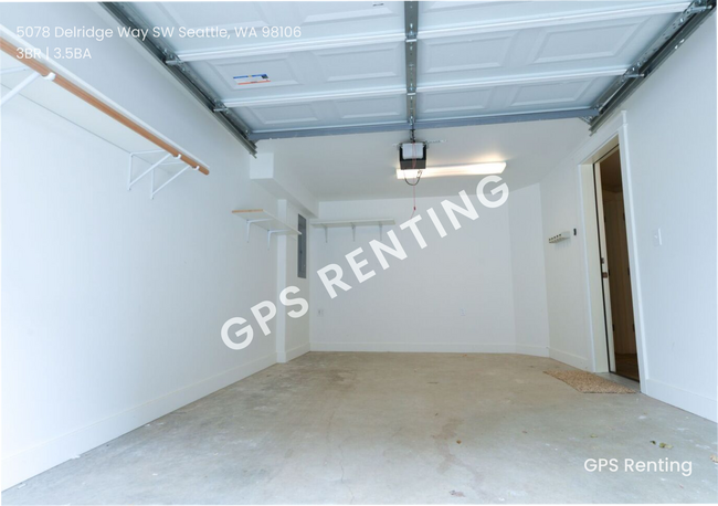 Building Photo - 3 Bedroom Townhome In Delridge Available Now!