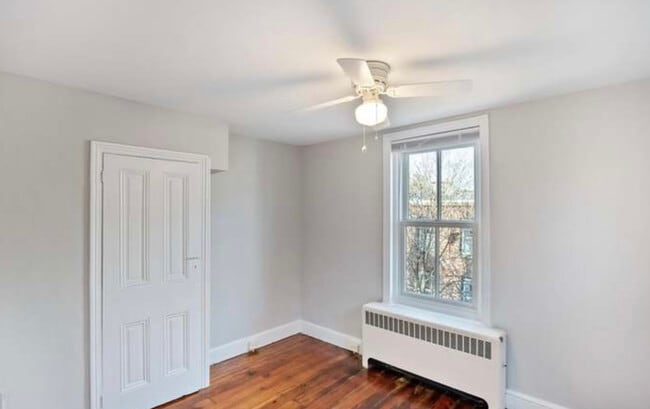 Building Photo - 726 S 16th St