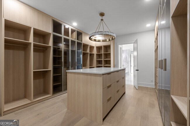 Building Photo - 407 Thunder Rd