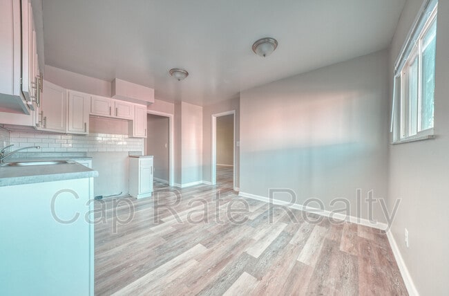 Building Photo - 26 S Hampton Rd