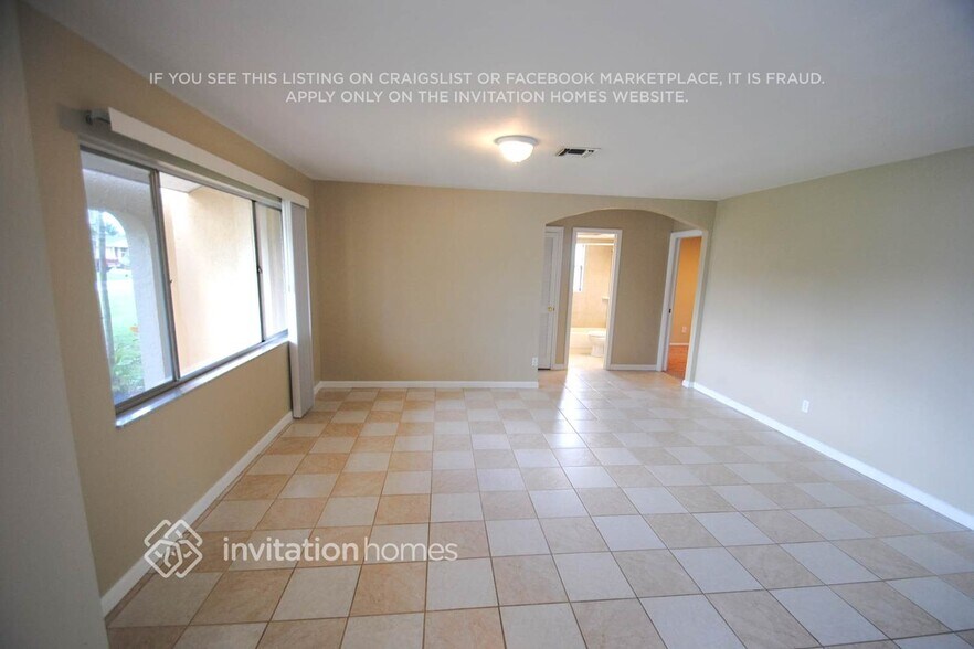 Building Photo - 212 SE 43rd Terrace