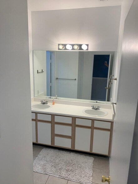Building Photo - 1252 Canyon Creek Cir