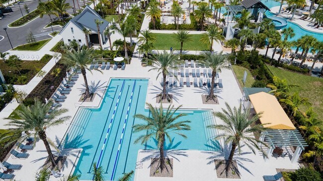 Building Photo - 16181 Oakview Dr