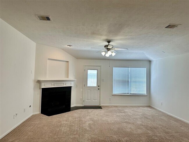 Building Photo - 30415 Deleon Fields Dr