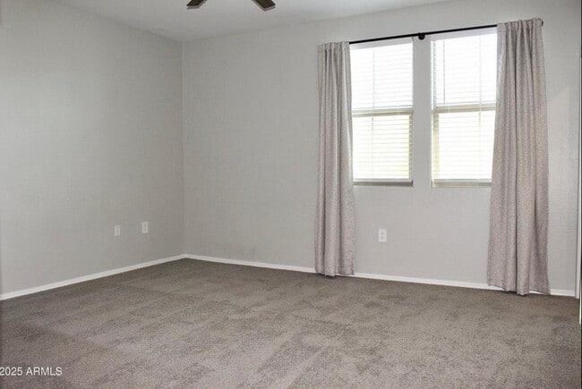 Building Photo - 2625 S Peppertree Dr