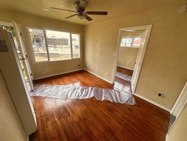 Building Photo - 2 Bedroom, 2 BA house for Rent in National...