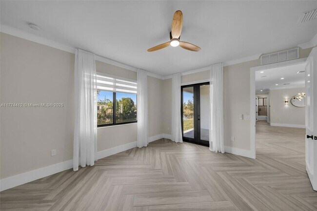 Building Photo - 3600 NE 9th Pl