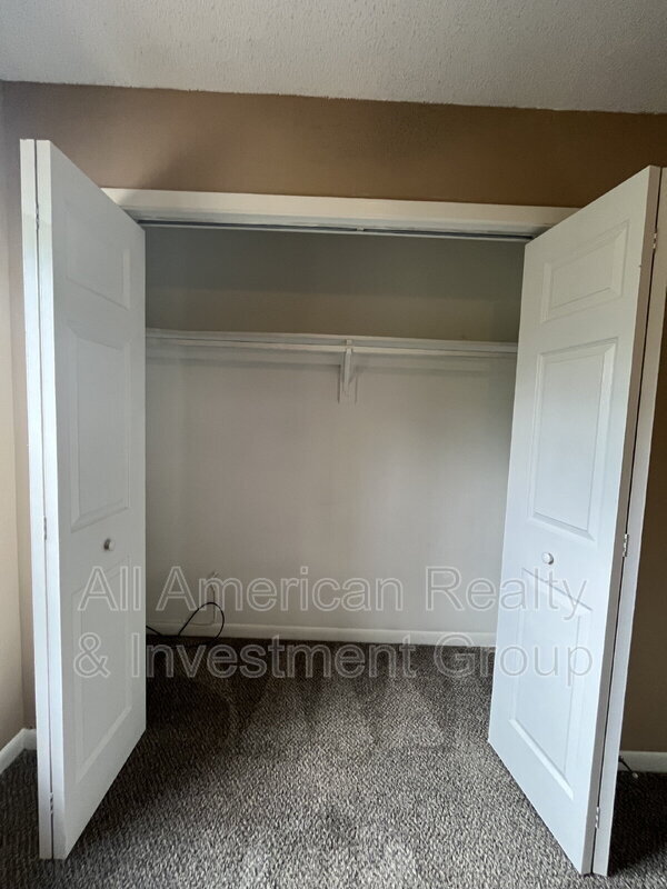 Building Photo - 939 Tanager Rd