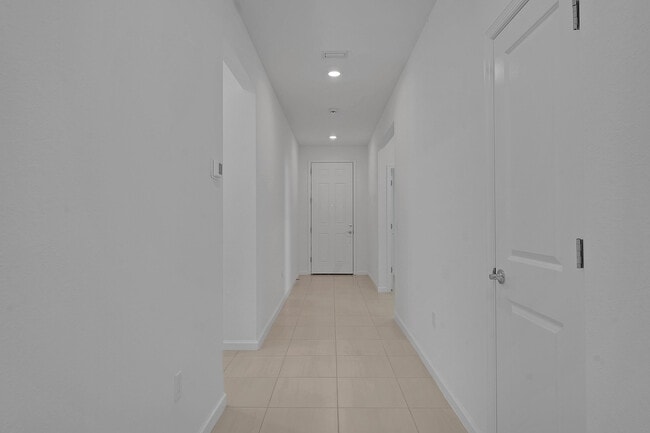 Building Photo - 9765 SW Meridian Wy