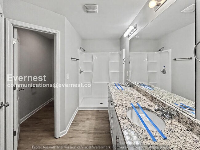 Building Photo - 3 Bed, 2.5 Bath Home with Attached Garage / Pet-Friendly / Available Now!