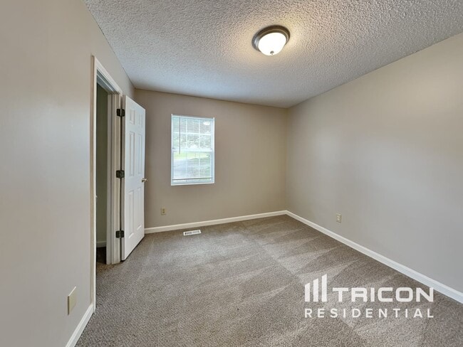 Building Photo - 327 Remington Ln