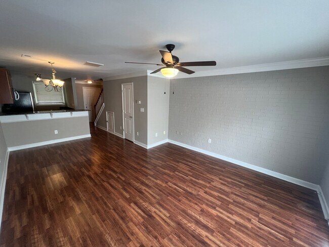 Building Photo - 1336 Green Oaks Ln