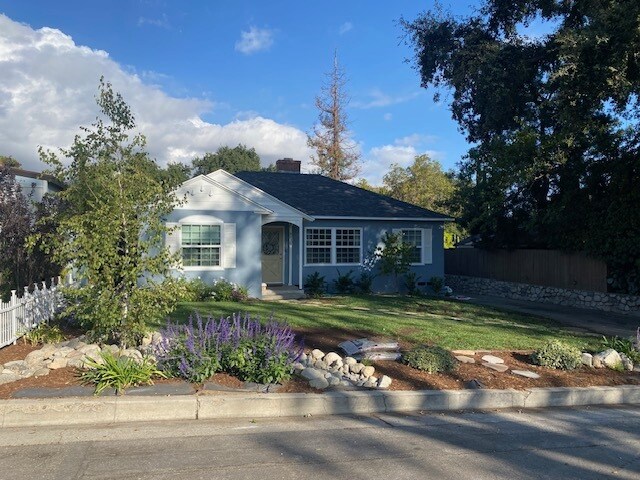 Building Photo - 4828 Grand Ave