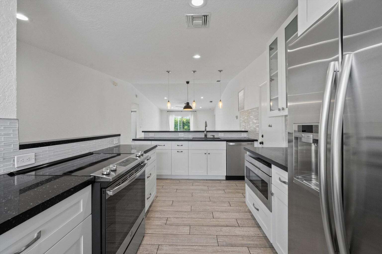 Building Photo - 3800 Miramontes Cir