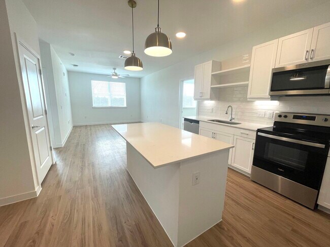 Building Photo - 1101 Abbeyglen Castle Dr