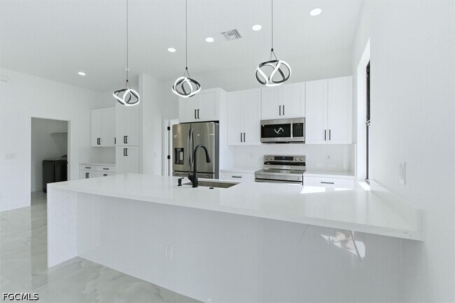 Building Photo - 2913 24th St W