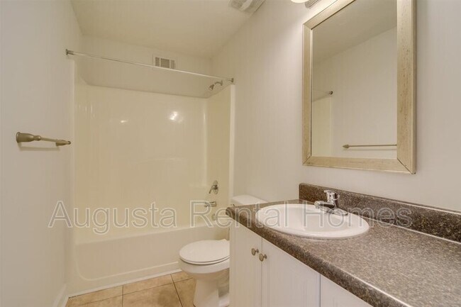 Building Photo - 2905 Arrowhead Dr