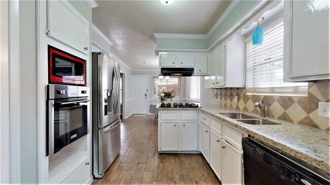 Building Photo - 24314 Spring Mill Ln