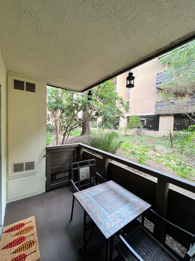 TERRACE - 1615 Hotel Cir S