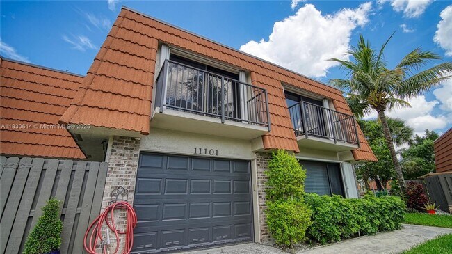 Building Photo - 11101 SW 15th Manor