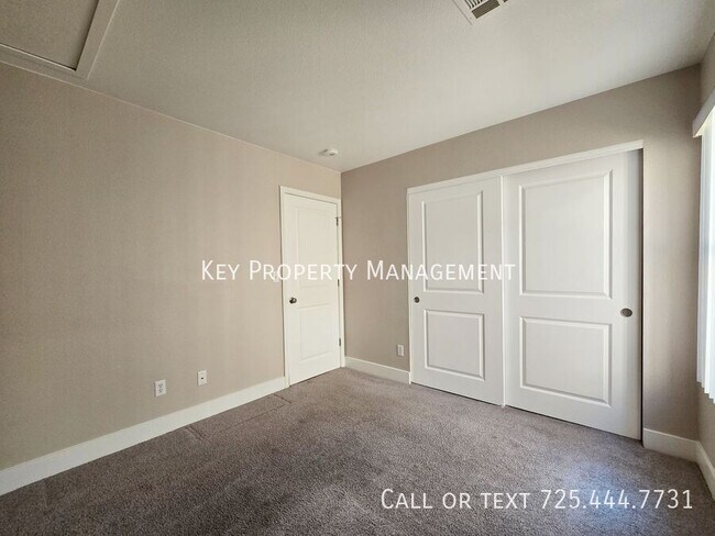 Building Photo - BEAUTIFUL 3 BED, 2 BATH HOME WITH OPEN FLO...