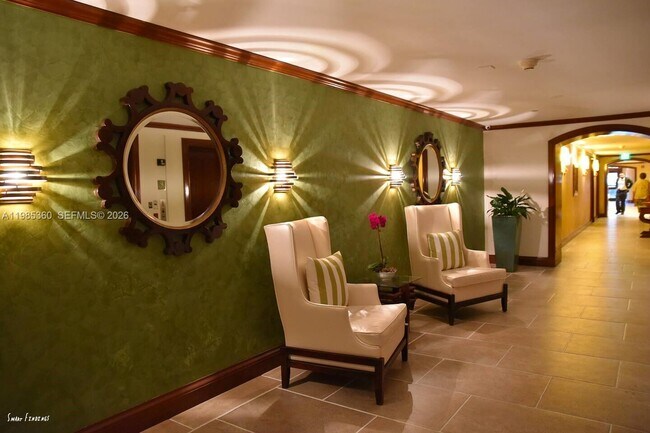 Building Photo - 2951 S Bayshore Dr