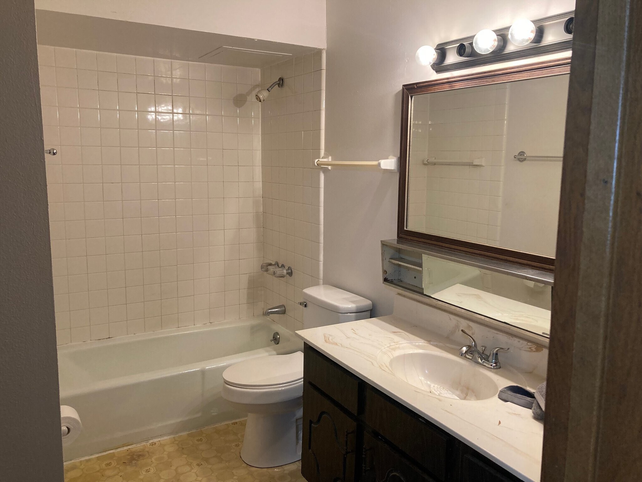 Building Photo - 10628 W Bobolink Ave