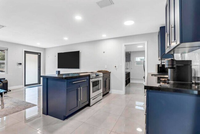 Building Photo - 5070 SW 94th Terrace