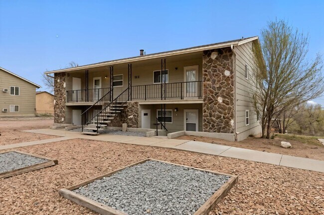 Building Photo - 1163 Cree Dr