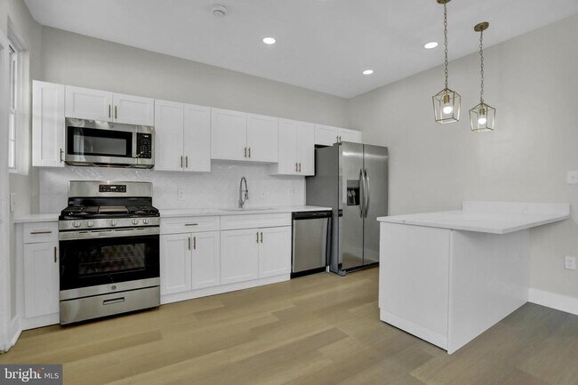 Building Photo - 3202 Dudley Ave