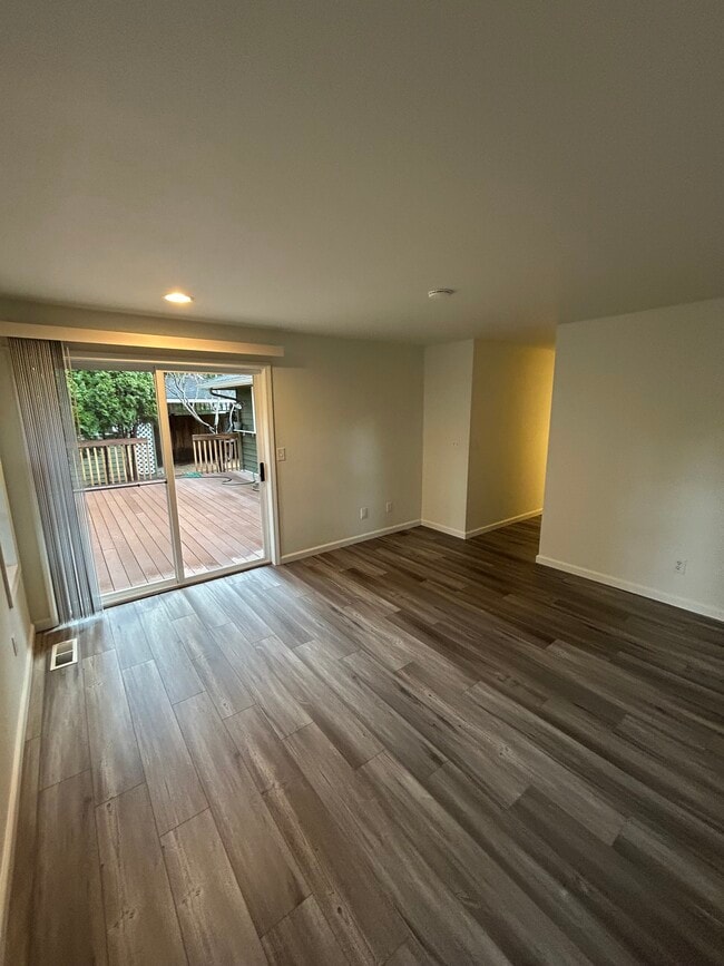 Building Photo - 4906 123rd St NE