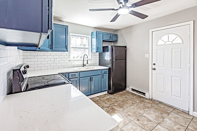 Building Photo - 35 High St