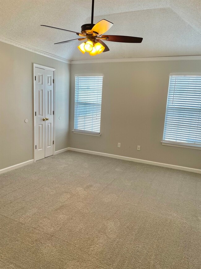 Building Photo - 95 Oakcrest Dr