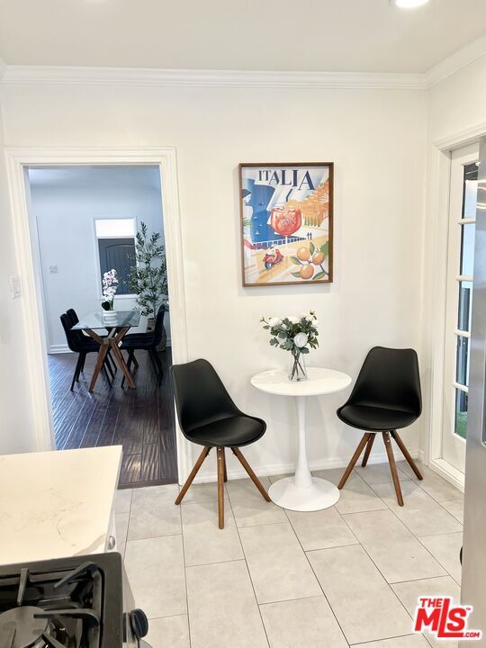 Building Photo - 7865 Willoughby Ave