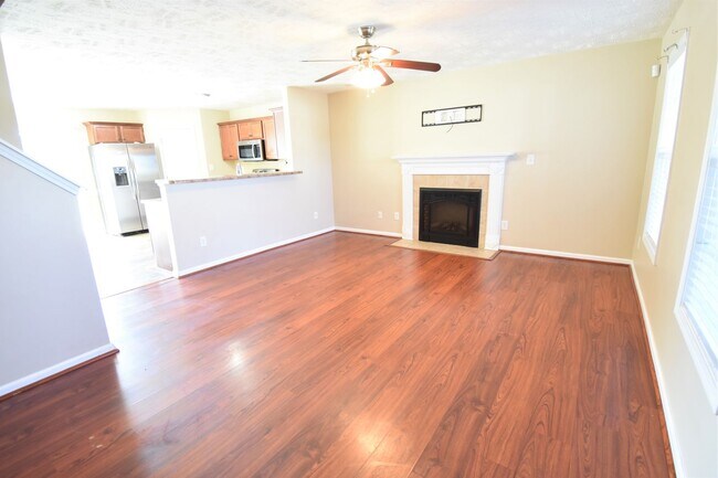 Building Photo - 3 bedroom 2.5 Bath Home with Loft- No Pets